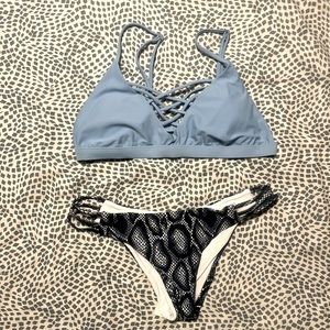 NWT Cupshe Salty Seabreeze lace up blue and snake print bikini size small